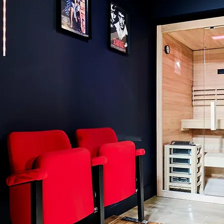 Cinema Prive & Sauna - Nuit Romantique Apartment *