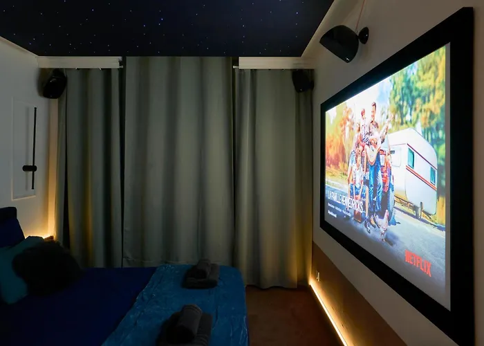 Cinema Prive & Sauna - Nuit Romantique Apartment *